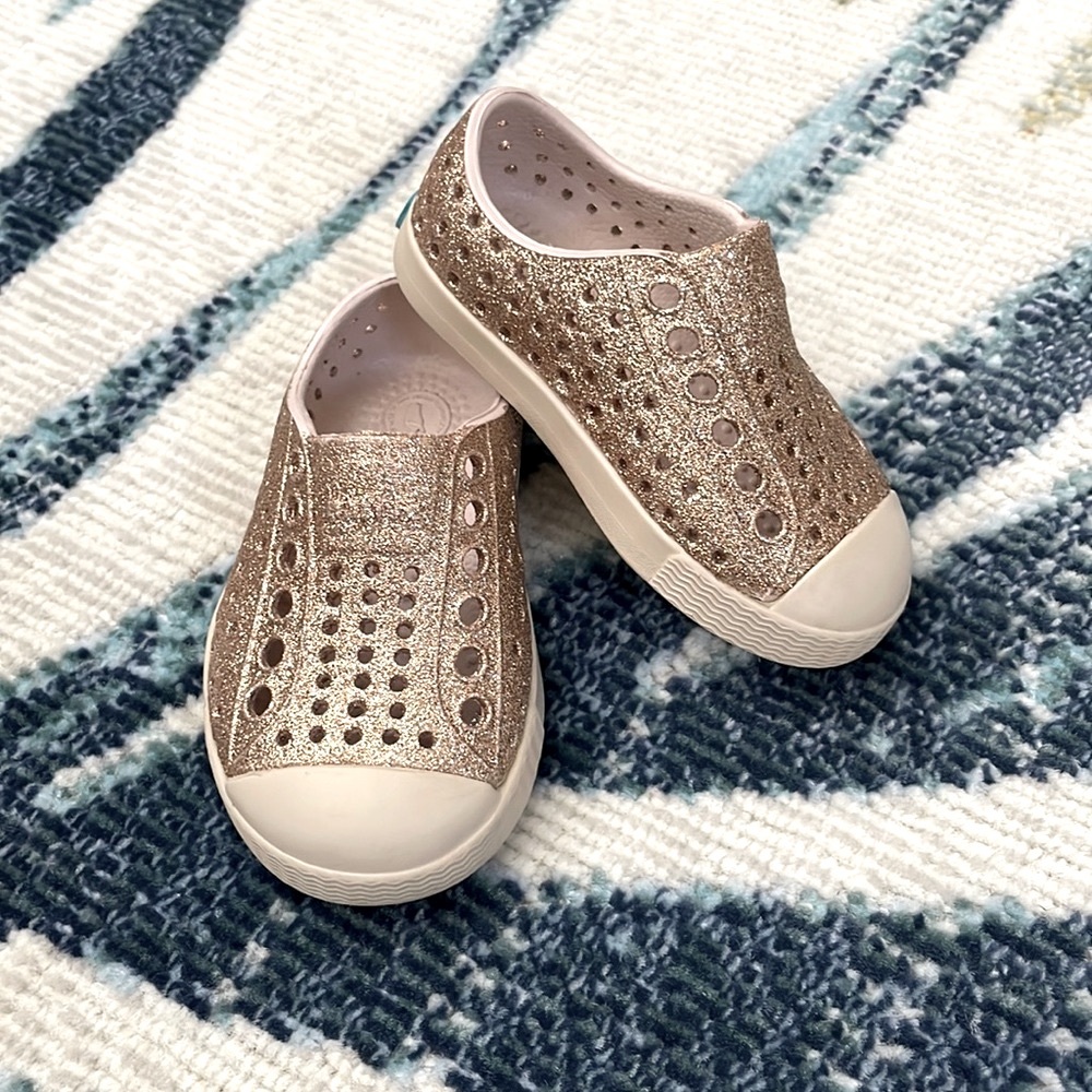 C4 metallic glitter shoes